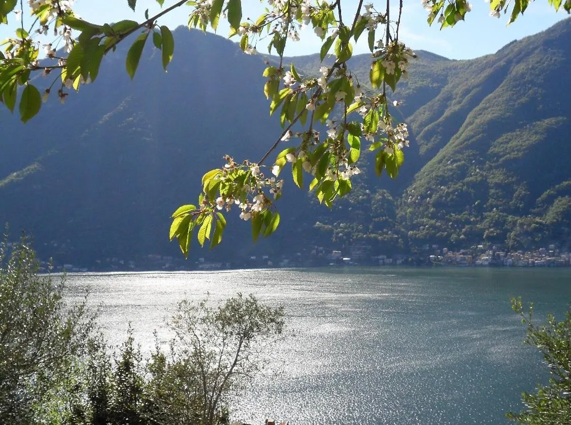Kontakte von Casa Privata Con Splendida Vista Lago \